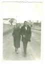 Juan Prado y Francisca de la Peña paseando por la antigua carretera de Andalucía - Año: Hacia 1959 Cedida por: Mercedes Prado de la Peña