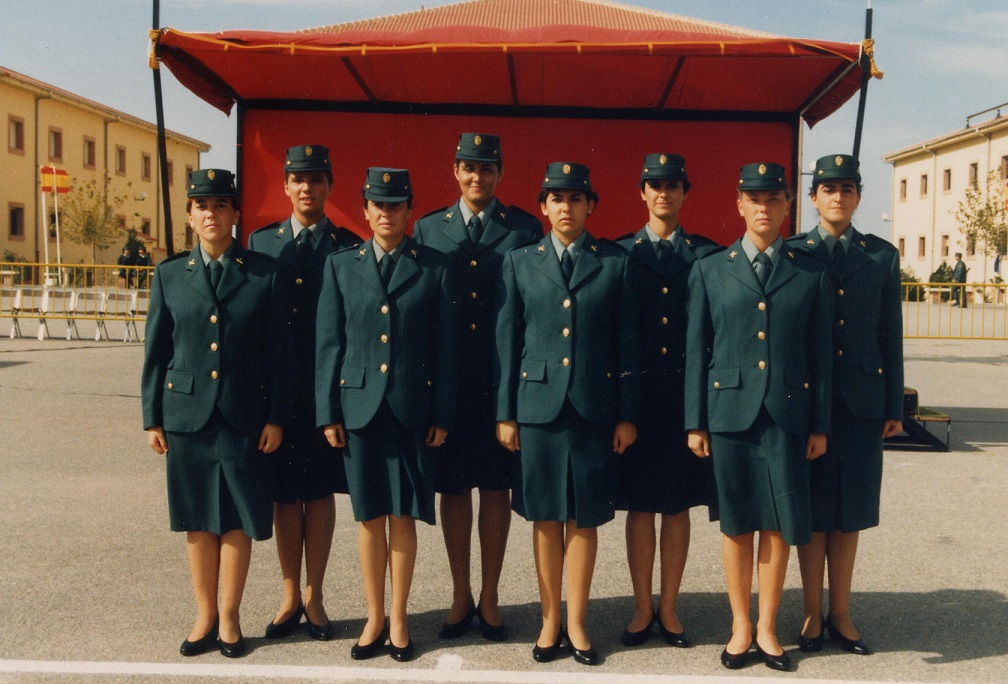 Primera promoción femenina del colegio de Guardias Jóvenes Duque de Ahumada